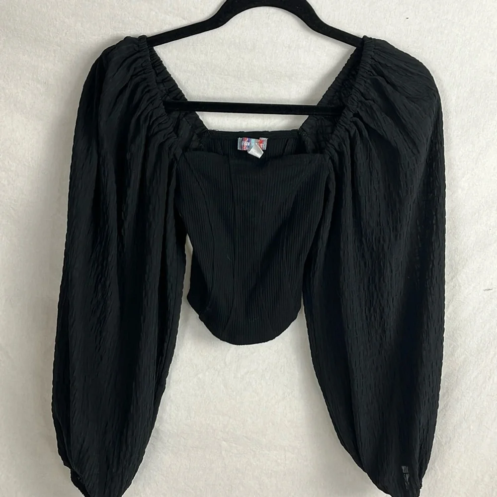 Urban Outfitters xs Claudia balloon sleeve top